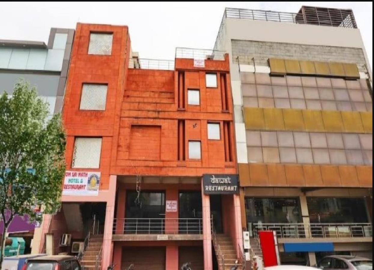 Om Sai Nath Hotel&restaurant By Wb *