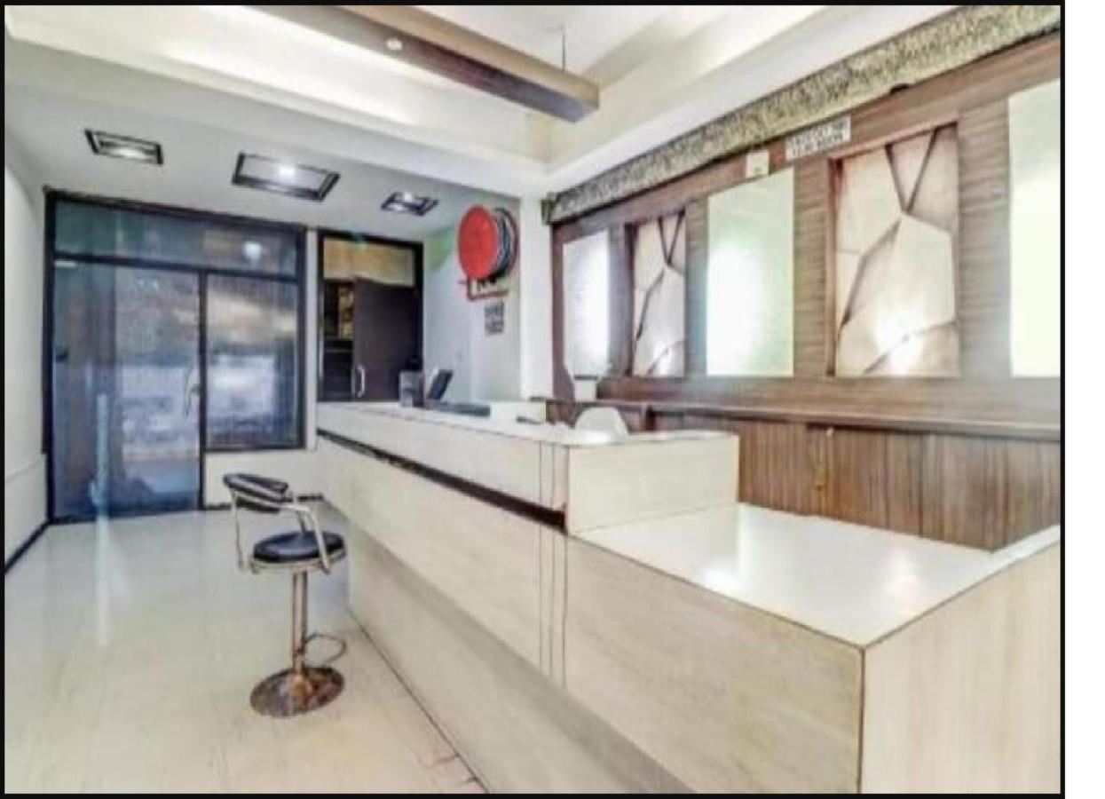 Om Sai Nath Hotel&restaurant By Wb Hotel