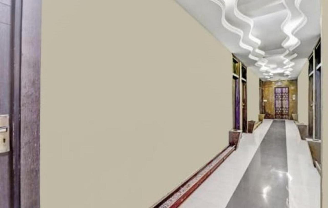 Hotel Om Sai Nath Hotel&restaurant By Wb *