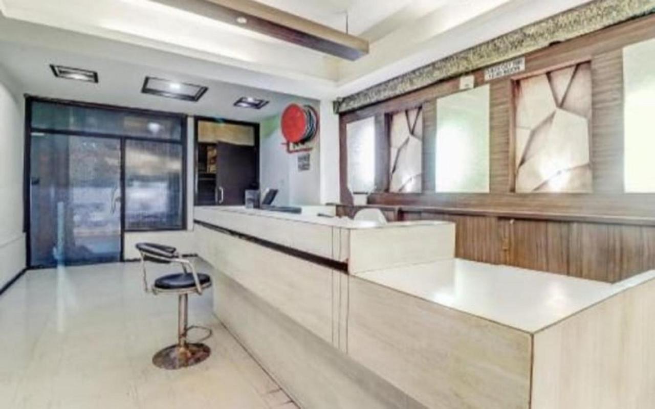Om Sai Nath Hotel&restaurant By Wb *