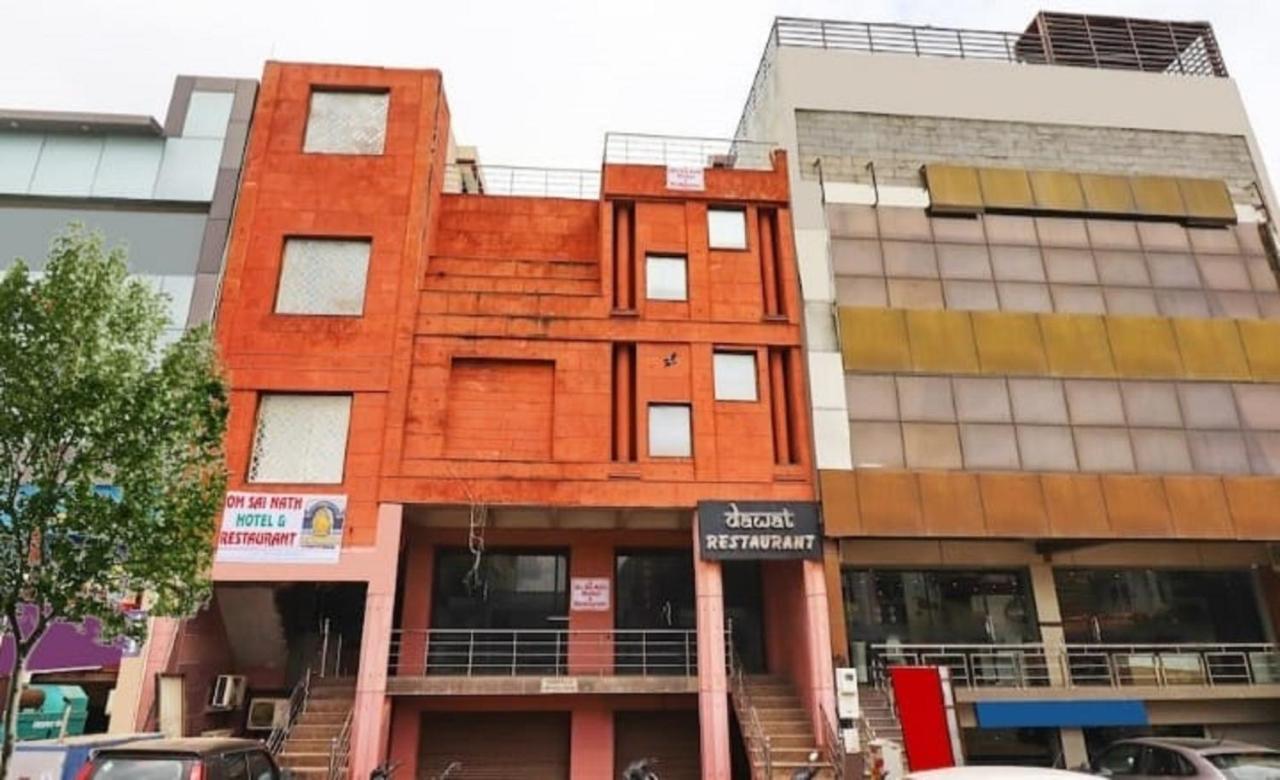 Hotel Om Sai Nath Hotel&restaurant By Wb *